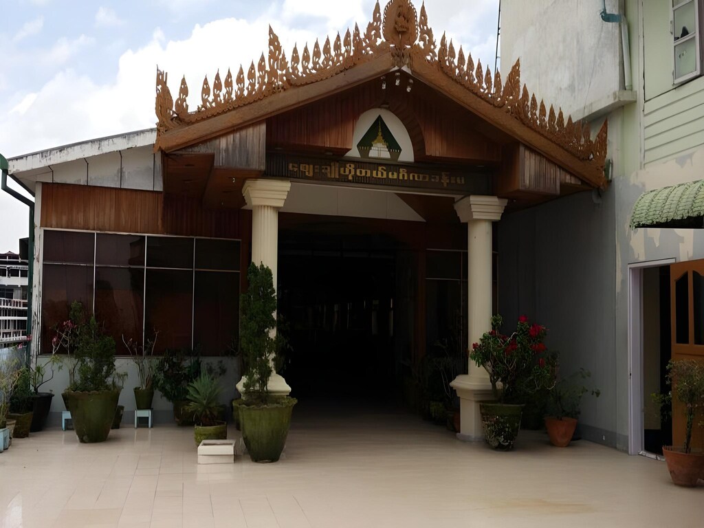 Teak reception hall of a Diamond Palace hotel